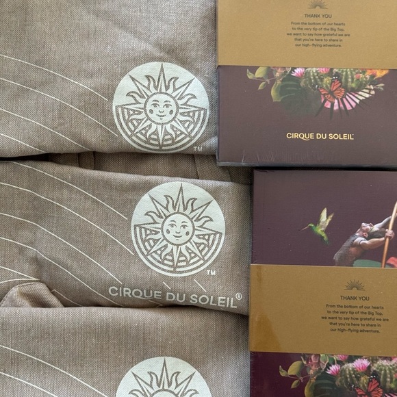 Cirque du Soleil 3 Tote Bags , 2 Notebook , program book Set - Picture 3 of 3